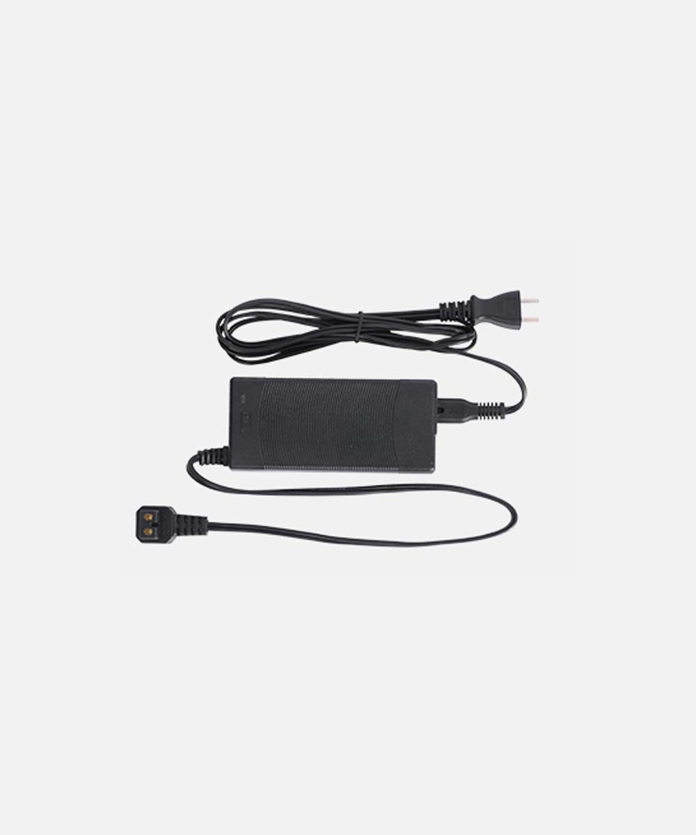 アクセサリー|車載冷蔵庫用AC電源コード|Dシリーズ適用 AC100V~240V