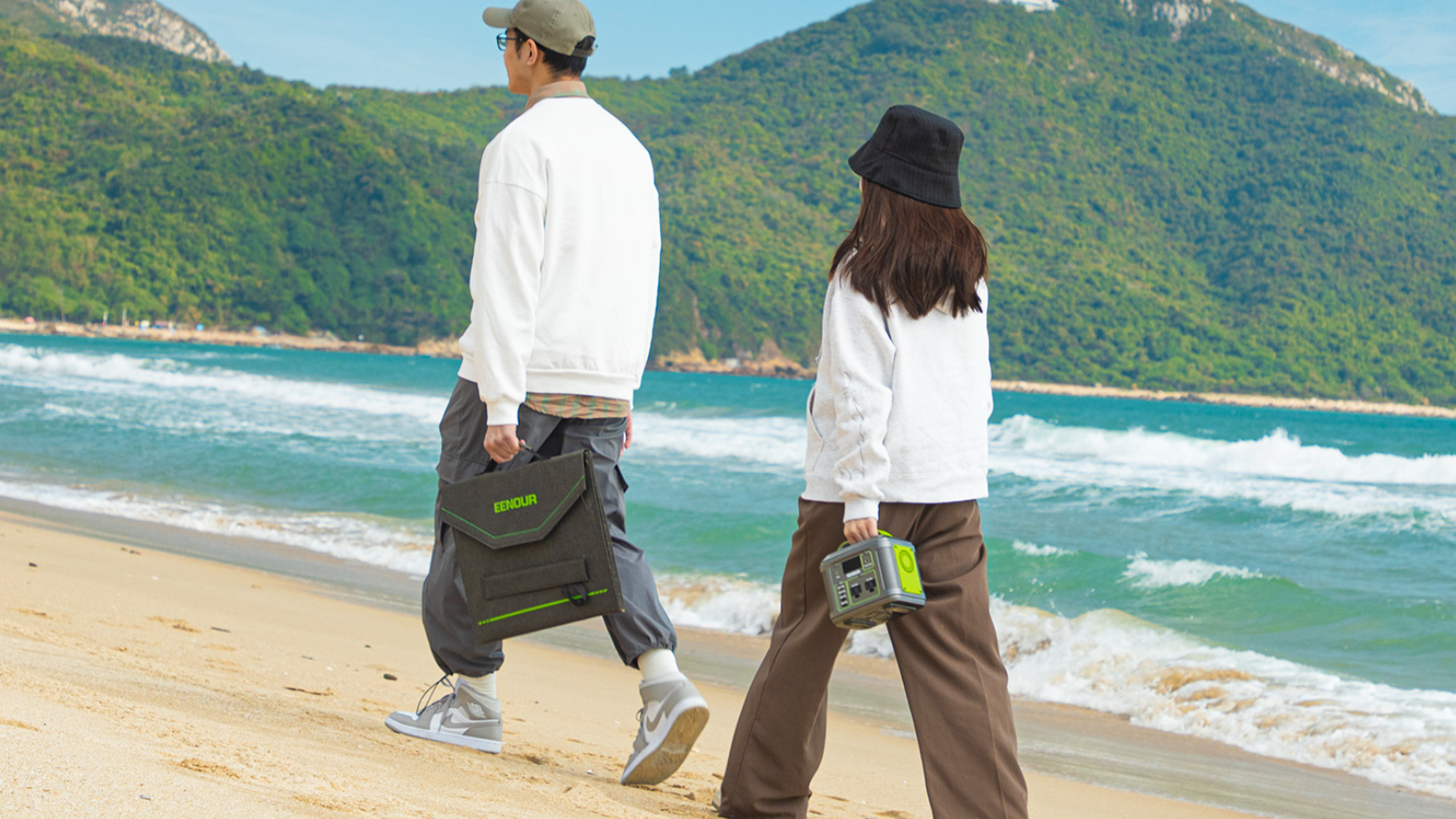 持ち運べる200Wh。アウトドアも防災もこれ一台。